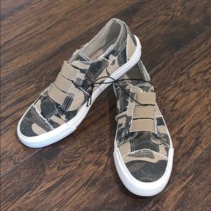 NWOT Camo Blowfish Sneakers